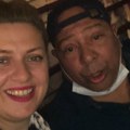 Džejeva najveća ljubav usred noći objavila snimak iz kola, odjekivala pesma "Ugasila si me": Pukla je nostalgija, pa se…