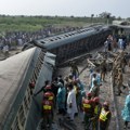 Voz u Pakistanu izleteo iz šina i prevrnuo se: Najmanje 19 poginulih i 50 povređenih