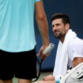 Novak se uselio u vilu bogatog prijatelja! Cela porodica Đoković "beži" od hotela, evo i zbog čega!