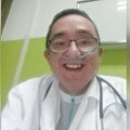 Doktor Aca sa „srcem kao kuća“ dočekuje pacijente nasmejan dok i sam vodi bitku za život