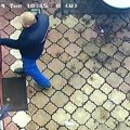 (Video): "Suprug je izašao na balkon da ga otera" Provalnik prerušen u radnika "Energoinvesta" pokušao obiti više kuća