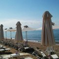 Grčka uvela aplikaciju za plaže, kazne do 60.000€! Lepe vesti za turiste iz Srbije, skupe ležaljke idu u zaborav