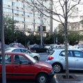 Zalepila na svom automobilu nalepnicu sa nesvakidašnjom porukom pa nasmejala čitav region: "s ovakvom ženom se ne možeš…