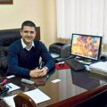 "3 U grudi, 2 u glavu" Misterija, ni dan-danas niko ne zna zašto je ubica sasuo 5 metaka u mladog pravnika iz Jagodine bez…