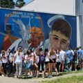 Bio je nasmejan, srećan sa loptom u rukama – ovako ga pamte, ovako će živeti zauvek. Mural dečaku kojeg je ubio vršnjak u…