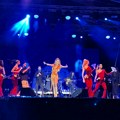 Počela 35. Roštiljijada: Tea Tairović prepunila gradski trg