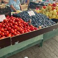 Tegla ajvara ide i do 1.000, limanska pijaca u Novom Sadu puna kao brod: Vreme je za pripremu zimnice, a na pijaci nema čega…