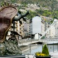 Turisti hrle u ovaj evropski grad koji nazivaju rajem za šoping: Jeftin nakit, garderoba, parfemi, tehnologija