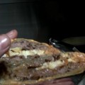 Da li biste probali "smash burek": Kalorijska bomba u vidu testa, junetine, čvaraka i jedinstvenih dodataka (video)