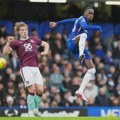Čelsi se opasno "kocka" sa LŠ, sad mu je Barnli oteo dva boda u 93, Lids u finišu ispustio Vilu