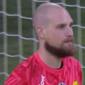 (Video) Predrag Rajković u centru incidenta: Srpski golman posle poraza sukobio se sa navijačima svog tima