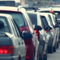 Bez dužeg zadržavanja na graničnim prelazima, "Putevi Srbije" upozoravaju: "Od 1. jula kreću kazne za ove vozače ako ne korste…