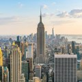 Dve osobe uhapšene nakon penjanja na vrh Empire State Buildinga: Prosidba ili snimanje filma? VIDEO
