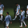 Snimak igrača Argentine pred finale budi sumnju: Šta se desilo u svlačionici i zašto je Mesi baš ovo rekao? VIDEO