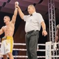 Dominacija u Sarajevu: Almir Memić na Balkan Boxing 9 pregazio Kolumbijca i odneo ubedljivu pobedu!