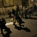 Sedmi protest ispred RIK-a: Policija intervenisala nakon pokušaja ulaska demonstranata u Skupštinu Beograda, ima uhapšenih i…