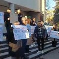 Protest u Sremskoj Mitrovici zbog akušerskog nasilja! "Podrška za Maricu": Za dostojanstven porođaj, žena ima pravo