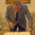 Čestitke stižu sa svih strana: Dodik danas slavi 65. rođendan, a kada je ušao u kabinet sačekalo ga je pravo iznenađenje…