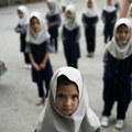 Afganistan: Školska godina počela bez djevojčica kojima su talibani zabranili školovanje