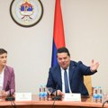 Stevandić: Na grb Nemanjića i „Bože pravde” ni Šmit nema primedbe