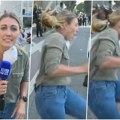 Reporterku pogađa gumeni metak u programu uživo! Dramatičan snimak iz Los Anđelesa, pokazivala na policiju, usledio prasak…