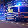 Policija u kući zatekla 3 tela, u dvorištu povređen muškarac Stravičan prizor u Nemačkoj, policija pokušava da razreši slučaj…
