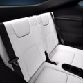 Tesla Model Y sa sedam sedišta