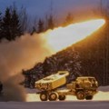 Više himars-a spremno za sukob sa Rusijom: Amerika raspoređuje raketnu artiljeriju na Arktiku (video)