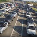 (Foto) Haos na putevima u Srbiji! AMSS izdao hitno upozorenje, ovaj koridor maksimalno opterećen: Stvaraju se ogromne gužve i…