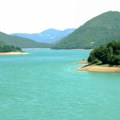 Na Gazivodama teške mašine uklanjaju šut sa lokacije gde je srušen motel Jezero