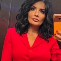 (Foto) Kožna suknja i duboki šlic: Zbog modnog izdanja Milene Popović mreže se usijale: Zakopčala se do grla, pa opalila selfi…