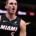 Nikola Jović dalekometnim košem ukrasio pobedu Majamija (video)