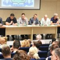 Dogovor o uređenju zgrada i dvorišta: U Zemunu tribina predstavnika Grada, Opštine, upravnika i čelnika jkp