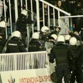 Navijači Vojvodine se potukli sa policijom u Novom Pazaru! Jedan policajac ranjen