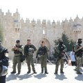 Prvi snimci i fotografije iz Jerusalima nakon terorističkog napada: Napadač nožem izbo izraelske policajce (foto)