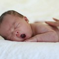 Prva beba u niškom porodilištu dečak, rođen skoro pet sati posle ponoći