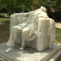 Voštana figura Abrahama Linkolna otopila se zbog velike vrućine (VIDEO)