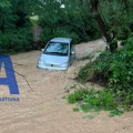 Katastrofa u Ljigu: Poplavljeni putevi i kuće, automobili pod vodom a stabla oborena na zemlju - nezapamćeno nevreme…