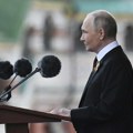 Putin: Cela Rusija podržava ofanzivu u Ukrajini
