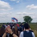 Protest ispred suda u Novom Sadu, studenti krenuli peške za Suboticu