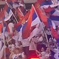 Zatvoren Brankov most, pristalice SNS organizovano idu ka Skupštini