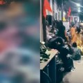 Pokušaj masovnog samoubistva u indiji Transrodne osobe popile tečnost za čišćenje podova, hitno prebačeni u bolnicu (video)…