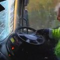 Nezapamćen lančani sudar zbog fatalne greške vozača kamiona: Pogledajte uznemirujući snimak (video)