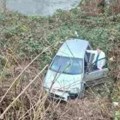 Возило слетјело у корито ријеке код Прибоја: Једна особа повријеђена