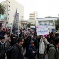 Sukobi demonstranata i policije u Tunisu