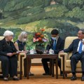 "Želimo zdravu konkurenciju sa Pekingom": Ministarka finansija SAD sa kineskim premijerom
