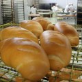 Cena hleba od brašna T-500 i dalje ograničena, pekarima još po 42.000 tona brašna
