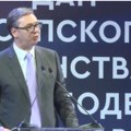 Vučić pred punim čairom "Hvala narodu koji danas nosi srpsku trobojku i gde je nije lako nositi" (foto/ video)