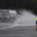 Loše vreme u Australiji dovelo do nestanka struje i požara, poginula jedna osoba