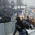„Putin je ubica“, „Ne ratu“: Hiljade ljudi na sahrani Navaljnog uprkos hapšenjima i zastrašivanjima iz Kremlja